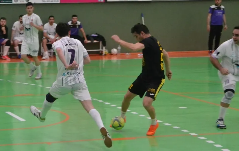 Foto 8 - El Mir&oacute;briga Futsal perdona y acaba por caer derrotado ante Macotera en el rush final