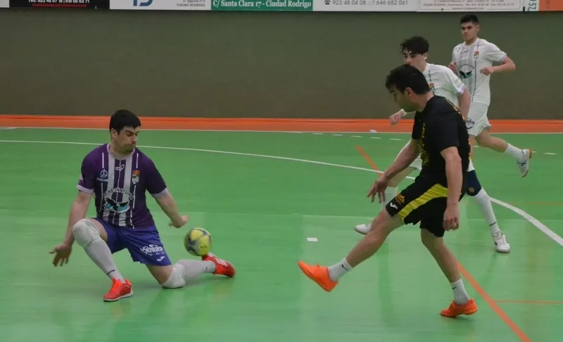 Foto 7 - El Mir&oacute;briga Futsal perdona y acaba por caer derrotado ante Macotera en el rush final