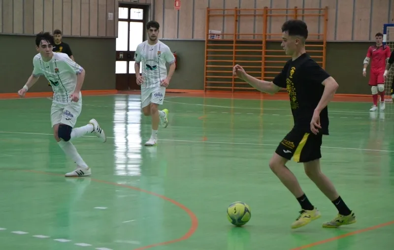 Foto 2 - El Mir&oacute;briga Futsal perdona y acaba por caer derrotado ante Macotera en el rush final