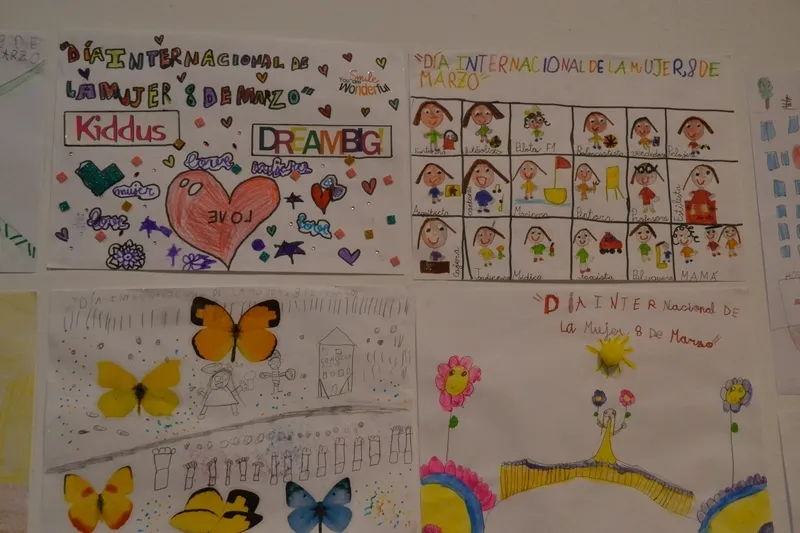 Foto 11 - Expuestos los 134 dibujos presentados al concurso &lsquo;Mam&aacute; Trabajadora&rsquo; 