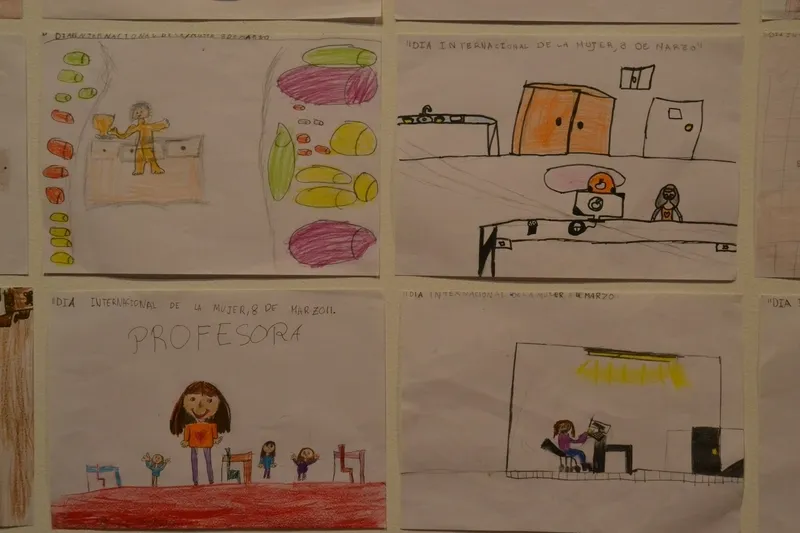 Foto 5 - Expuestos los 134 dibujos presentados al concurso &lsquo;Mam&aacute; Trabajadora&rsquo; 