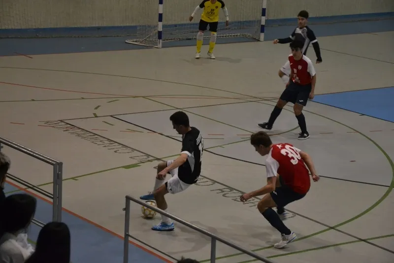 Foto 9 - El III Juvenil se queda sin premio en un gran partido ante uno de los gallitos