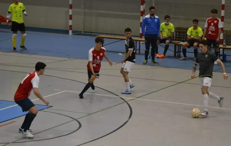 Foto 8 - El III Juvenil se queda sin premio en un gran partido ante uno de los gallitos