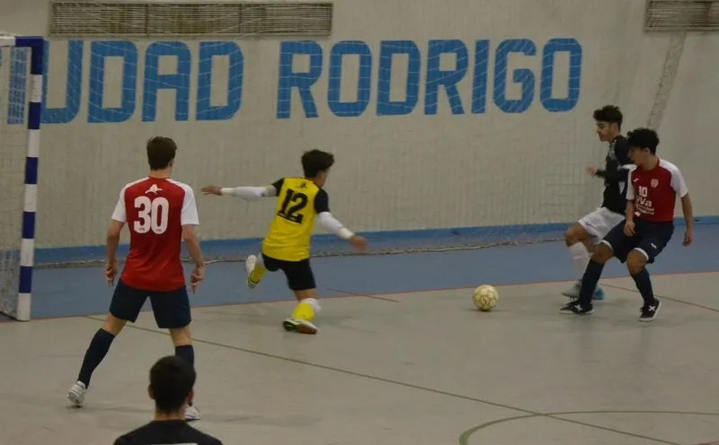 Foto 7 - El III Juvenil se queda sin premio en un gran partido ante uno de los gallitos