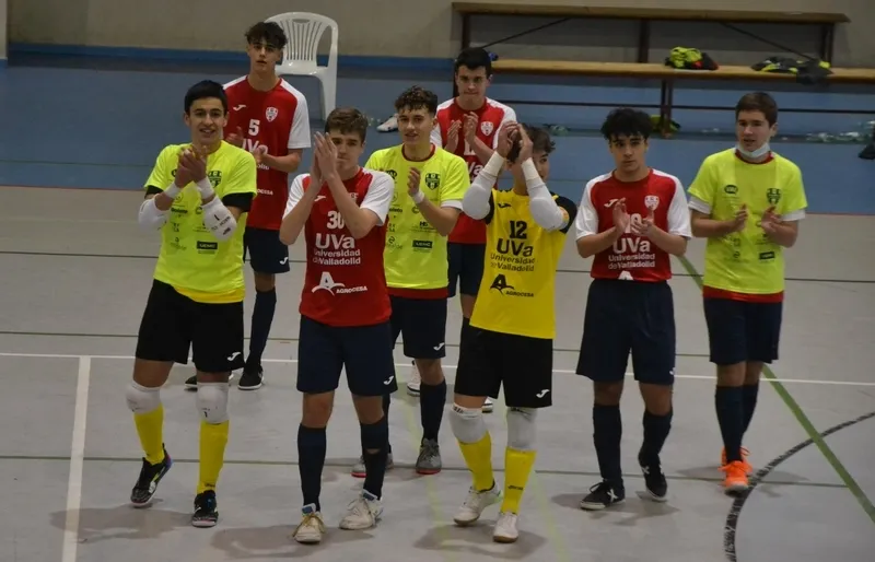 Foto 5 - El III Juvenil se queda sin premio en un gran partido ante uno de los gallitos