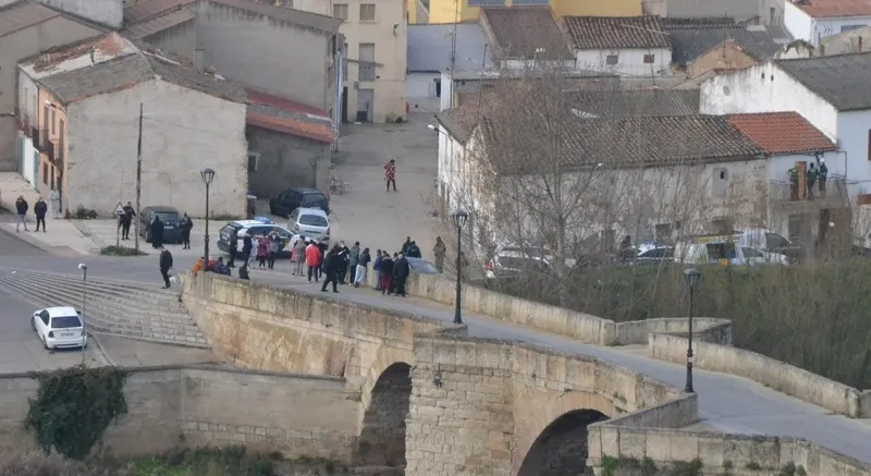 Foto 3 - La Guardia Civil lleva a cabo una operaci&oacute;n en el Arrabal del Puente