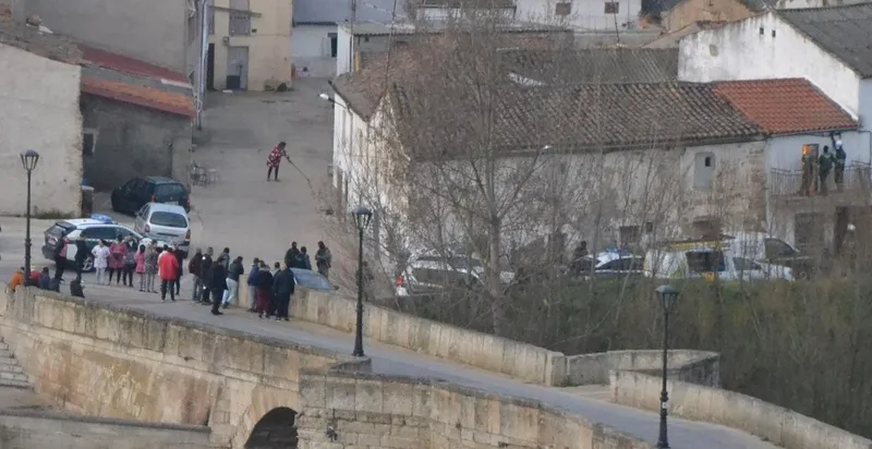 Foto 4 - La Guardia Civil lleva a cabo una operaci&oacute;n en el Arrabal del Puente
