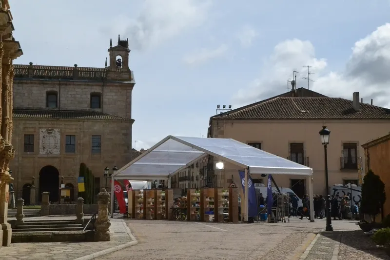 Foto 10 - MasterChef graba en Ciudad Rodrigo con gran expectaci&oacute;n por parte de los mirobrigenses