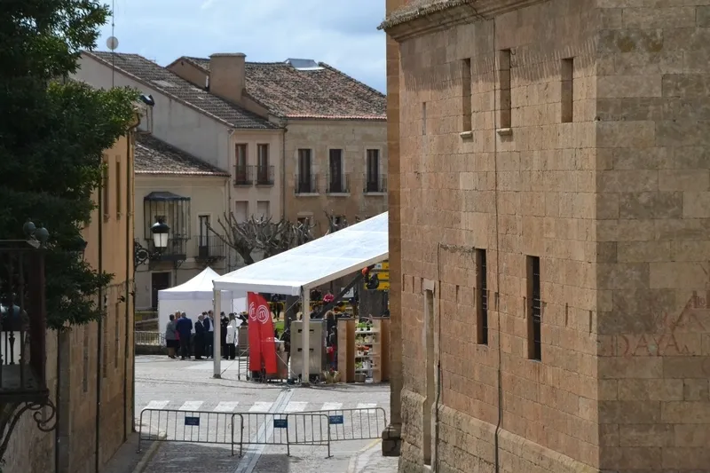 Foto 8 - MasterChef graba en Ciudad Rodrigo con gran expectaci&oacute;n por parte de los mirobrigenses