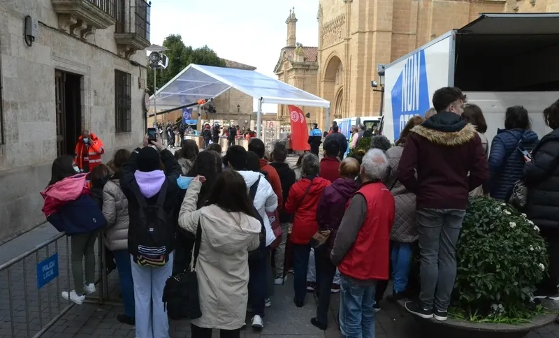 Foto 6 - MasterChef graba en Ciudad Rodrigo con gran expectaci&oacute;n por parte de los mirobrigenses