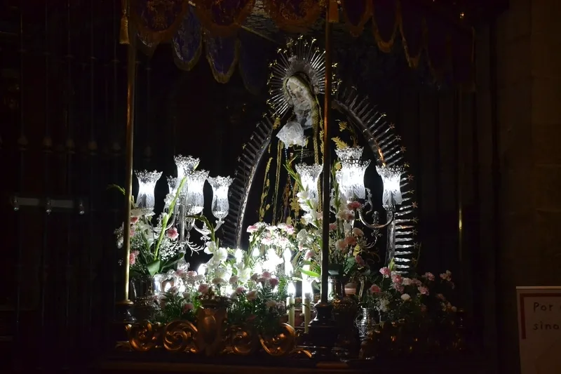 Foto 3 - Baja asistencia de fieles al inicio de la novena de La Soledad