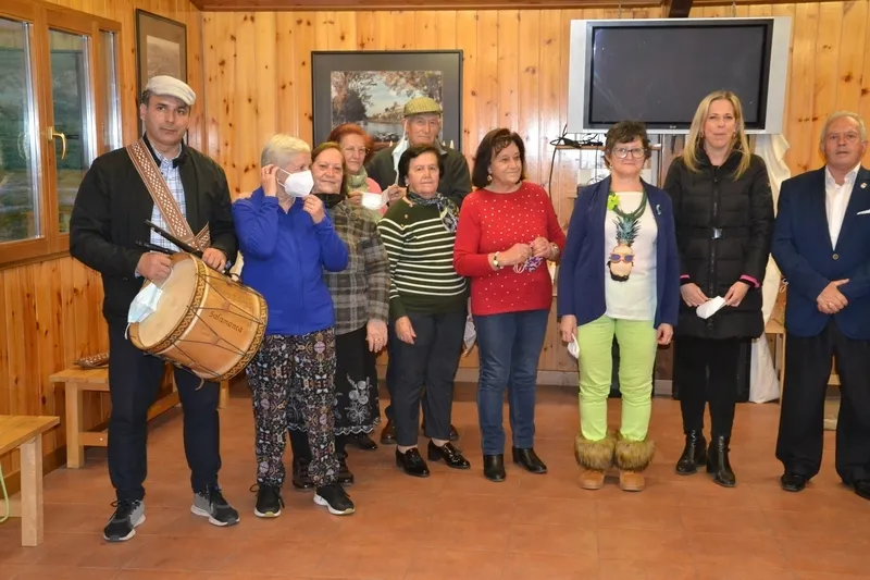 Foto 7 - El Ayuntamiento cede la caseta de madera al Bot&oacute;n Charro