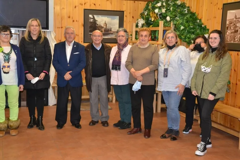 Foto 6 - El Ayuntamiento cede la caseta de madera al Bot&oacute;n Charro
