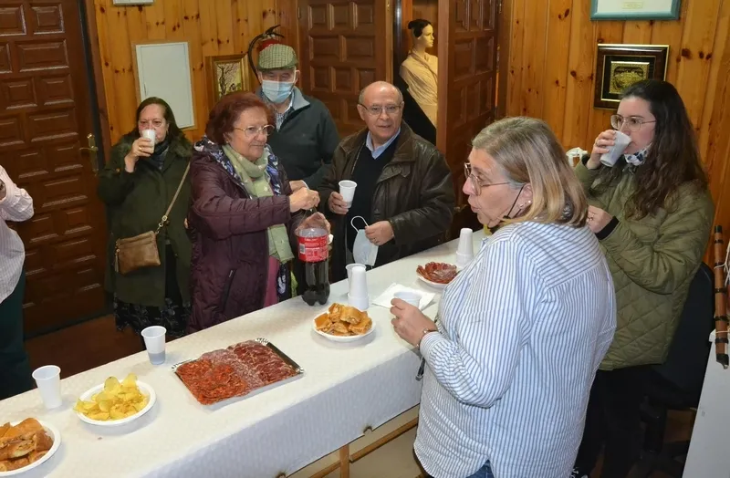 Foto 4 - El Ayuntamiento cede la caseta de madera al Bot&oacute;n Charro