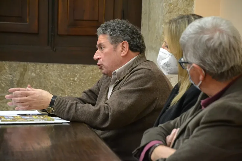 Foto 4 - Carlos Garc&iacute;a Medina trae al primer plano la tradici&oacute;n popular de la caza y la pesca