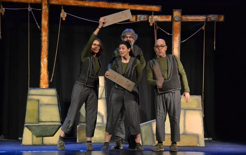 Foto 10 - Los escolares mirobrigenses vuelven al Teatro m&aacute;s de dos a&ntilde;os despu&eacute;s