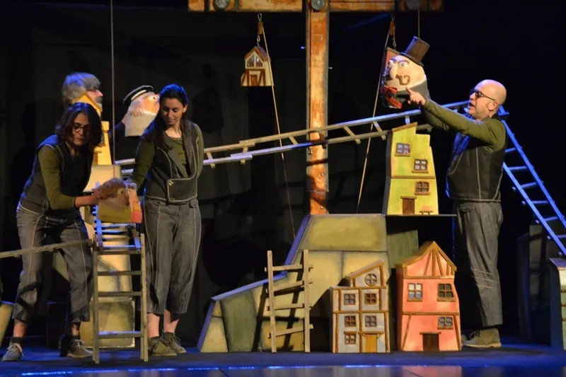 Foto 2 - Los escolares mirobrigenses vuelven al Teatro m&aacute;s de dos a&ntilde;os despu&eacute;s