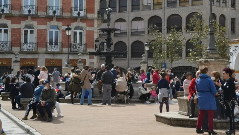 Foto 5 - Buen ambiente en la recuperada Operaci&oacute;n Bocata con unos 1.000 bocadillos repartidos