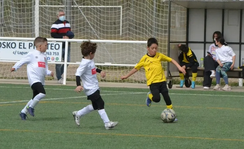 Foto 7 - #M [26|27 MAR] El Prebenjam&iacute;n del Ciudad Rodrigo se afianza en la 3&ordf; plaza con un nuevo triunfo