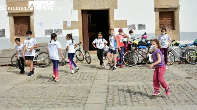 El equipo Escuela de Triatlón Salmantina triunfó en el duatlón de Lumbrales
