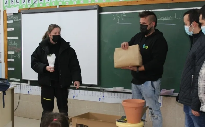 Foto 4 - El Servicio de Huertos de C&aacute;ritas celebra con los escolares mirobrigenses el D&iacute;a del &Aacute;rbol