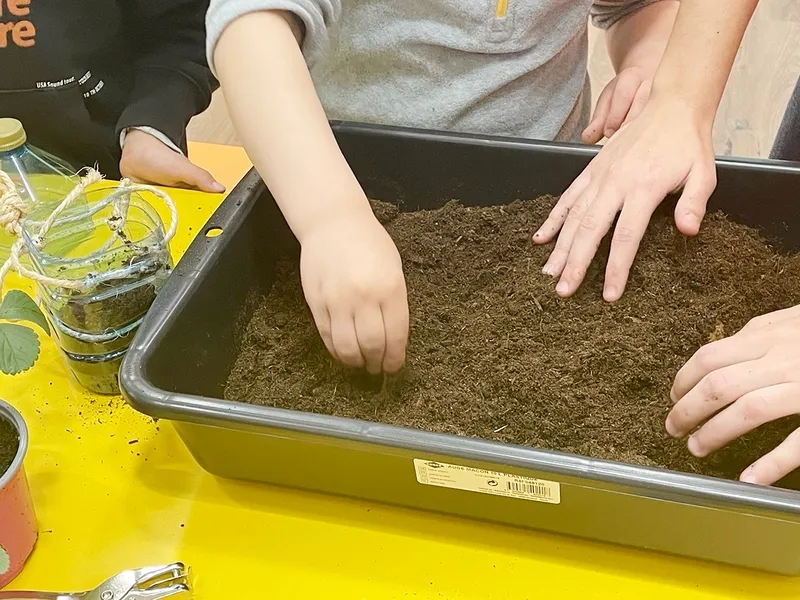 Eco talleres en el Centro Comercial El Tormes este viernes