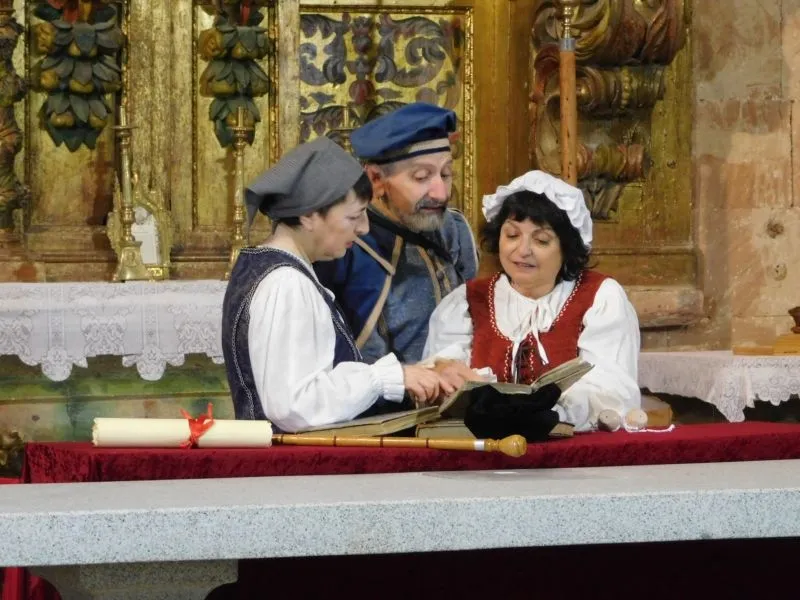 Foto 11 - Espino de la Orbada vive la magia del teatro con 'Buscando a Nebrija'