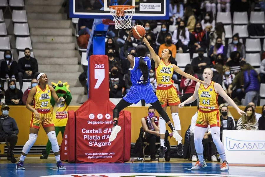 Foto 2 - El Perfumer&iacute;as Avenida acaricia la Final Four dos veces en Fontajau... y Salamanca dictar&aacute; sentencia (81-79)