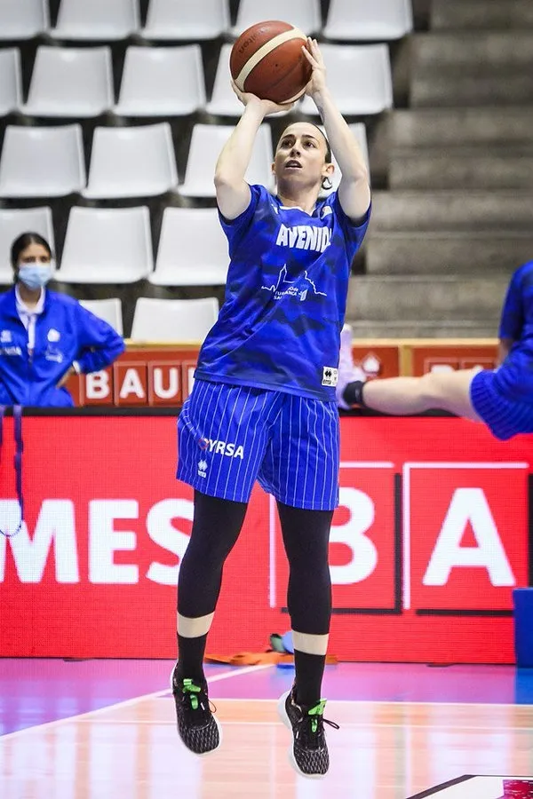 Foto 6 - El Perfumer&iacute;as Avenida acaricia la Final Four dos veces en Fontajau... y Salamanca dictar&aacute; sentencia (81-79)