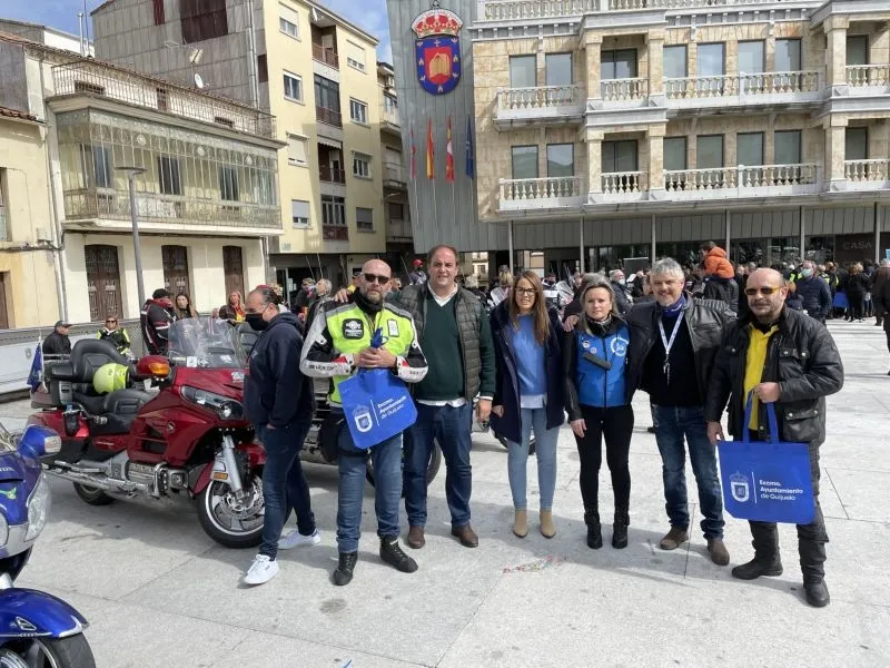 Foto 2 - El XI Iberian Meeting de motos Goldwing hace escala en Guijuelo