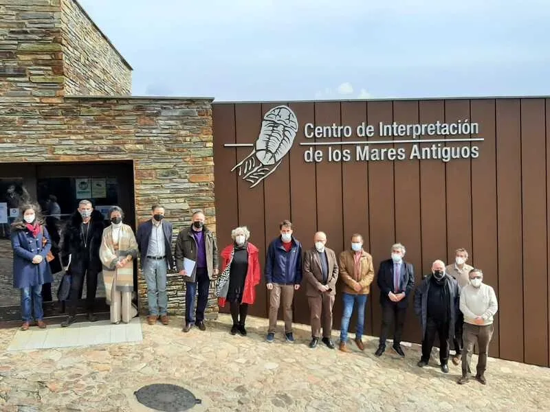 Presentación del robot guía de trilobite en el Museo de los Mares Antiguos de Monsagro