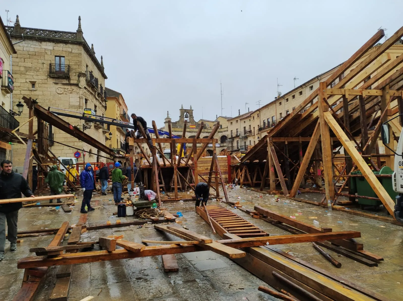 Foto 4 - La lluvia, molesta compa&ntilde;era del inicio de la vuelta a la normalidad de Mir&oacute;briga