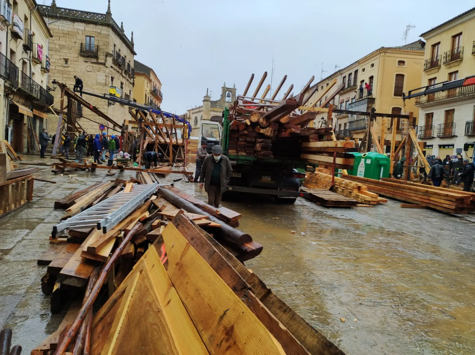 Foto 3 - La lluvia, molesta compa&ntilde;era del inicio de la vuelta a la normalidad de Mir&oacute;briga