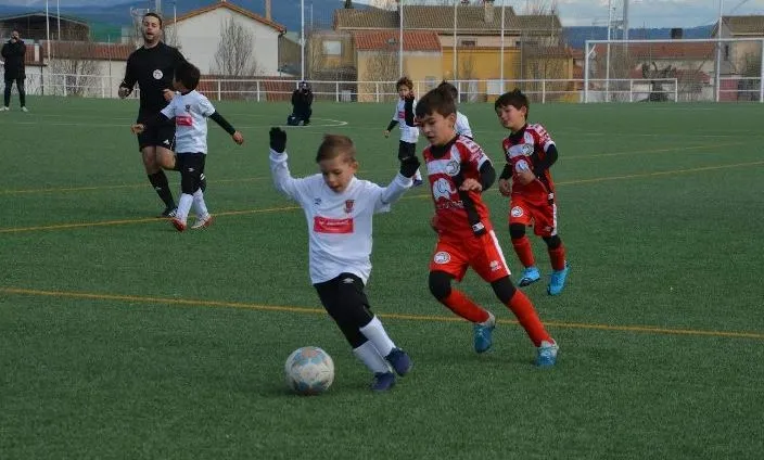 Foto 9 - #M [5|6 MAR] Los m&aacute;s peques del Ciudad Rodrigo CF muestran su apoyo a Ucrania antes de sus partidos