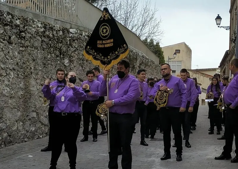 Foto 3 - La Banda de la Cofrad&iacute;a del Nazareno act&uacute;a por 1&ordf; vez fuera de Mir&oacute;briga desde que estall&oacute; la pandemia