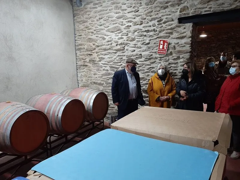Visita de la subdelegada del Gobierno, Encarnacion Pérez, a la localidad de Ahigal de los Aceiteros