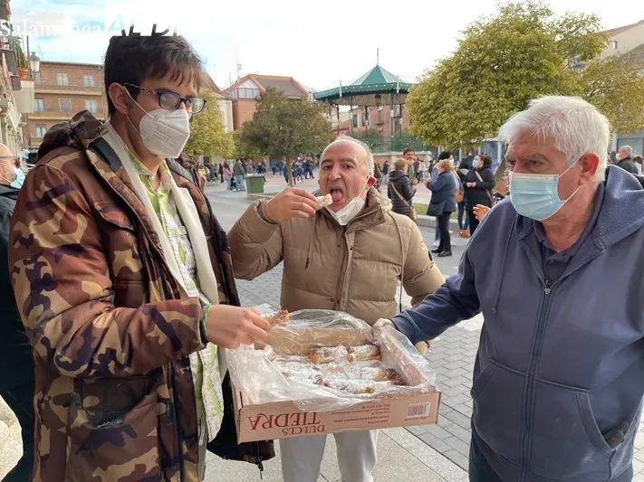 La plaza de España acogía el tradicional entierro de la sardina con el que Peñaranda dice adiós al carnaval 