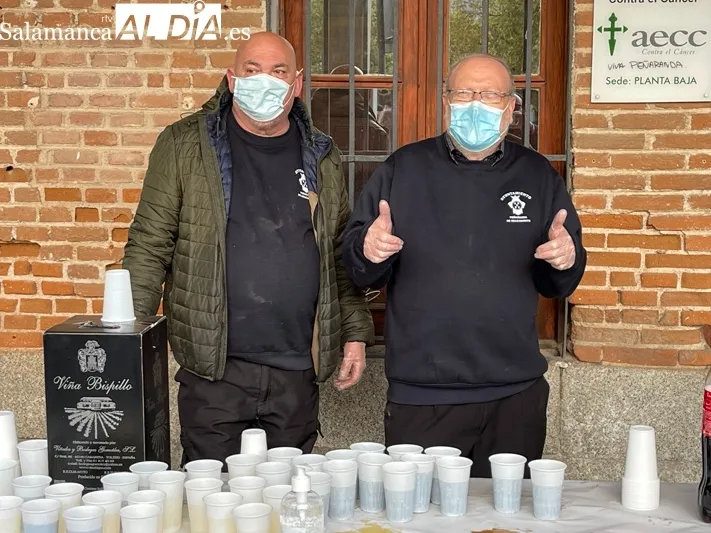 La plaza de España acogía el tradicional entierro de la sardina con el que Peñaranda dice adiós al carnaval 