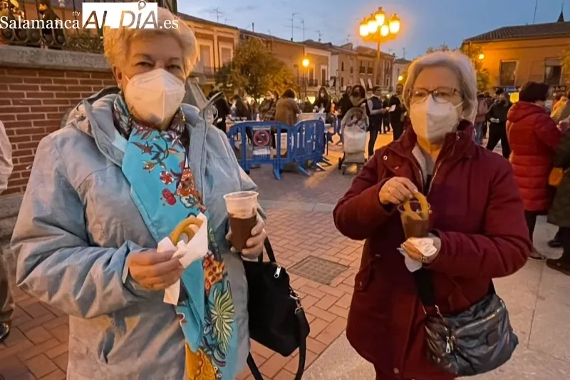 Los peñarandinos han participado este viernes en la chocolatada solidaria en apoyo a Ucrania organizada por el Ayuntamiento