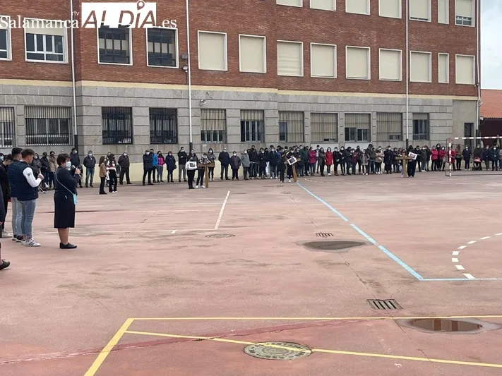 El Colegio La Encarnación organizaba este viernes un Vía Crucis