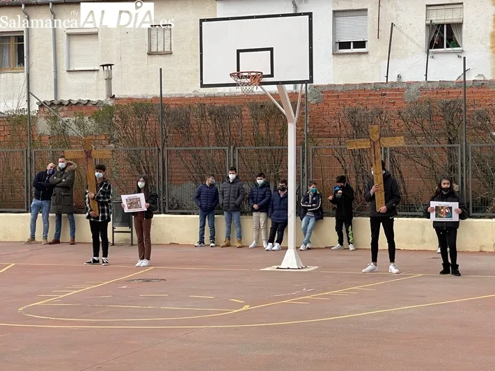 El Colegio La Encarnación organizaba este viernes un Vía Crucis