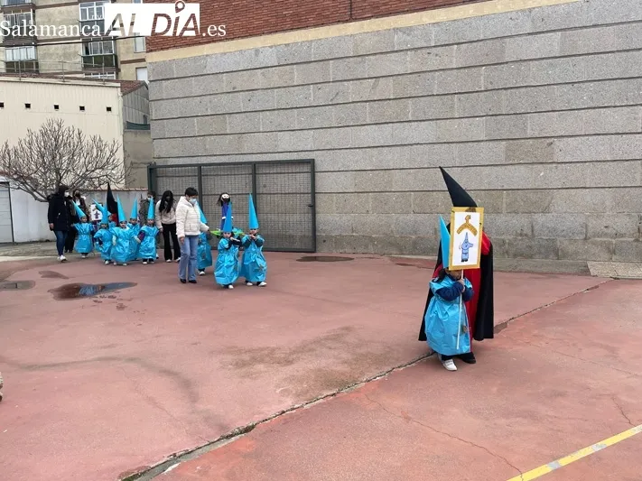 El Colegio La Encarnación organizaba este viernes un Vía Crucis
