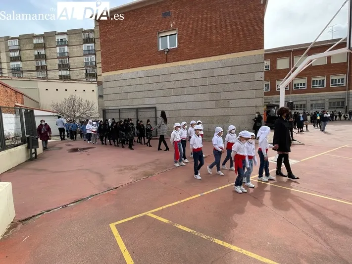 El Colegio La Encarnación organizaba este viernes un Vía Crucis