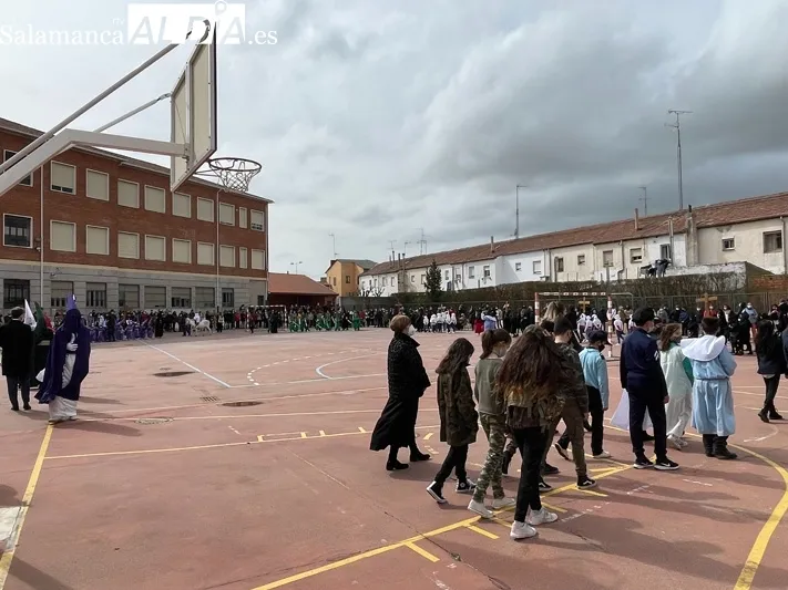 El Colegio La Encarnación organizaba este viernes un Vía Crucis
