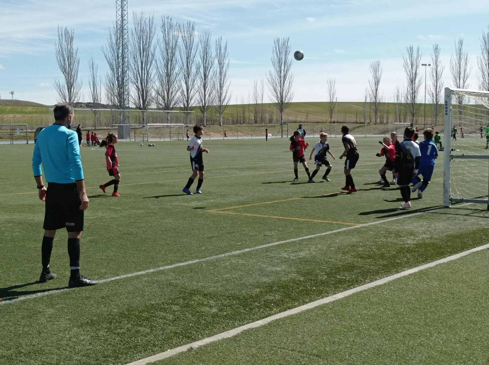 Foto 2 - El f&uacute;tbol base provincial regala otro fin de semana de emoci&oacute;n