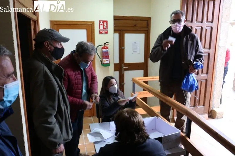 V Ruta de senderismo Sobradillo-El Molinillo-El Buraco / CORRAL