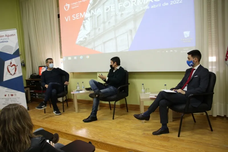 Participantes en la cuarta jornada del proyecto formativo 'Enseñar educando' del Colegio San Agustín 