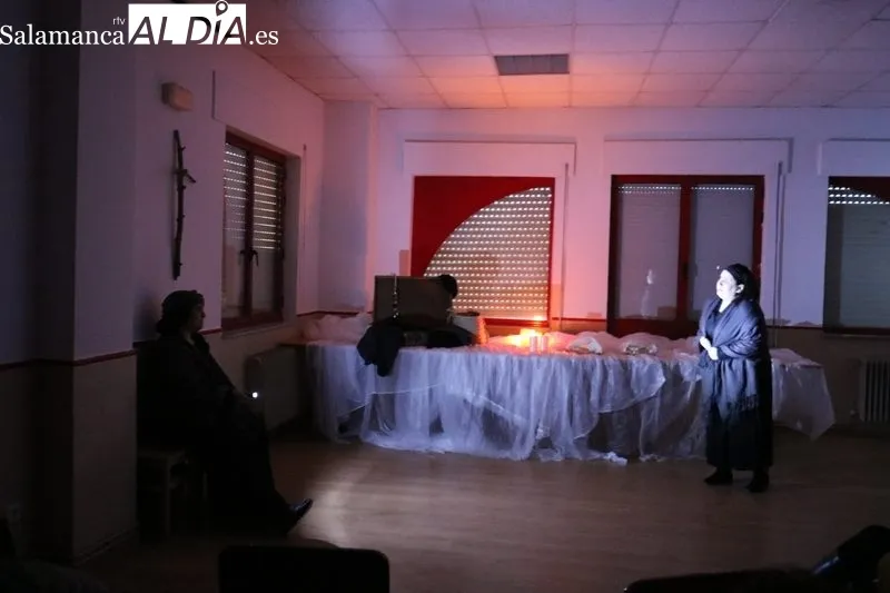 Sesisones de microteatrro por la igualdad en Aldeadávila de la Ribera / CORRAL
