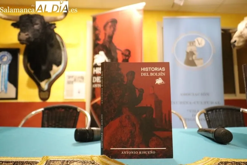 Antonio Risueño presenta en Vitigudino su libro ‘Historias del bolsín’