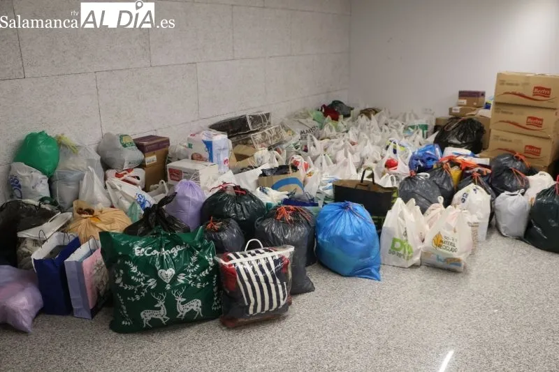 Minuto de silencio y material de ayuda para Ucrania en Guijuelo - Kiko Robles